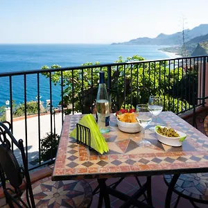 https://casa-belvedere-santalessio-siculo.sicilyhotelsitaly.net